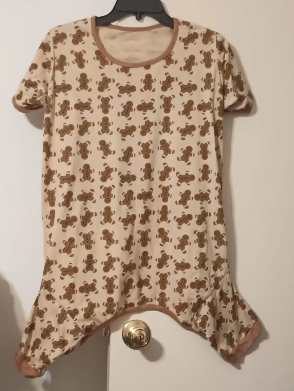 EUC ~ Vibrant Life Gingerbread Man Dog Pajamas, XL - Beige